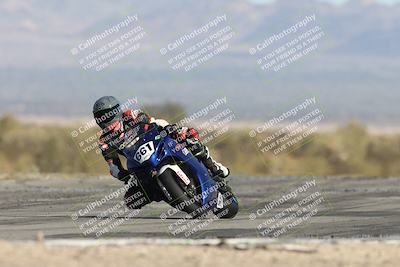 media/Dec-07-2025-CVMA (Sun) [[3e7d2de5dc]]/Race 8-Middleweight Shootout/